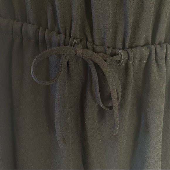 Aritzia Babaton black flutter cap sleeve midi dress - Picture 2 of 4